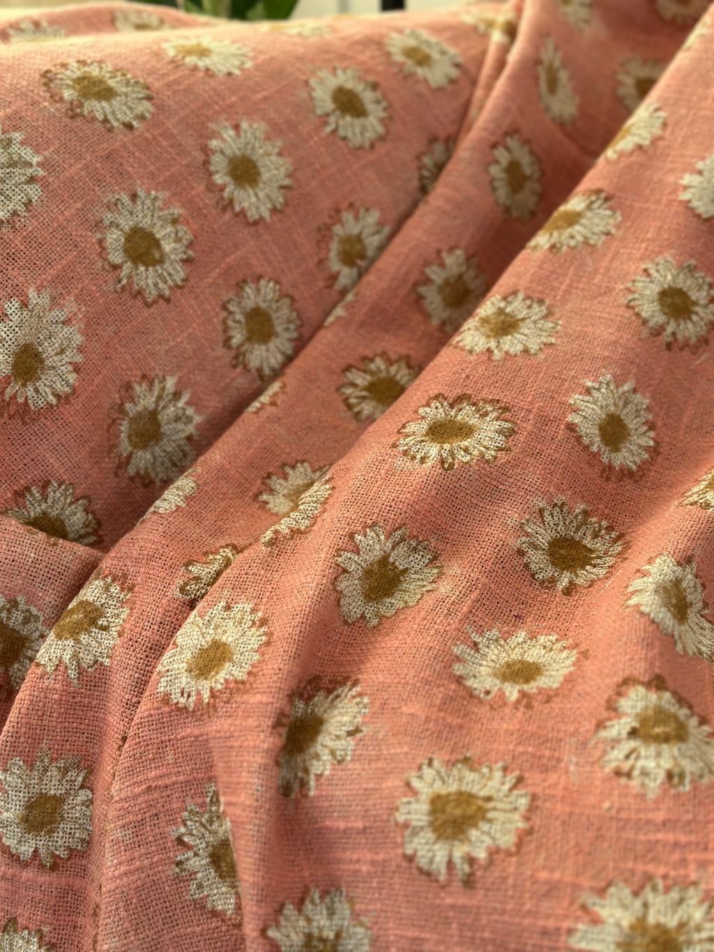 Set of 2 Daisy Cushion covers and Throw