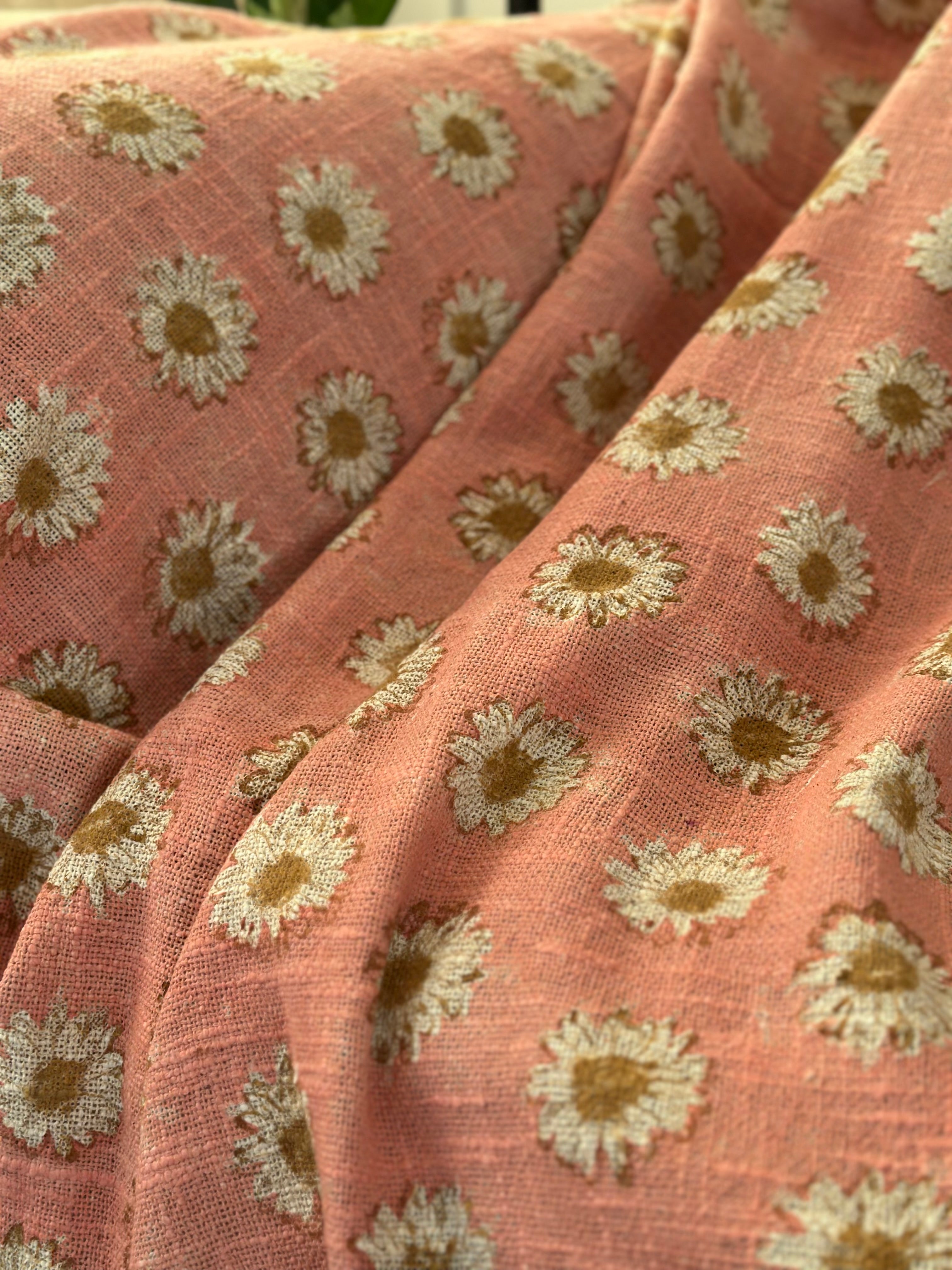 Set of 2 Daisy Cushion covers and Throw